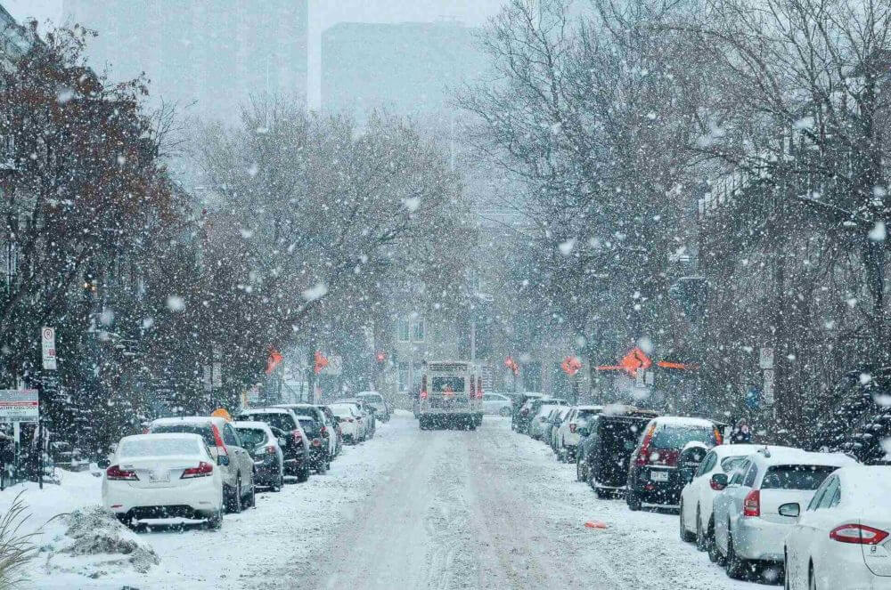 Heavy snow in the city