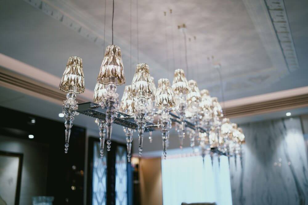 Remove A Chandelier Before Moving, How To Pack A Crystal Chandelier For Moving