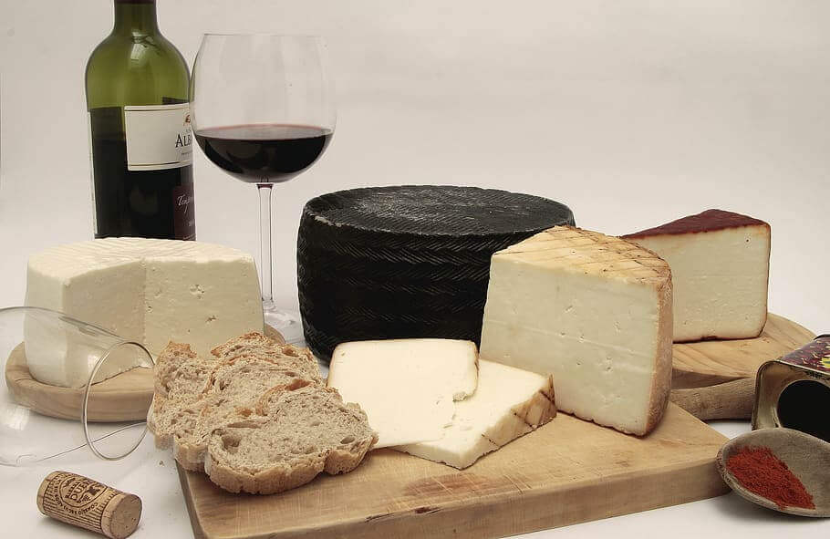 Red Wine and cheese board