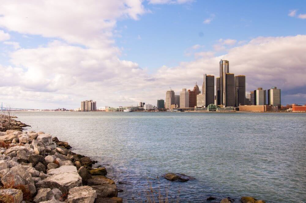 A view of Detroit a person can enjoy after cross-country moving