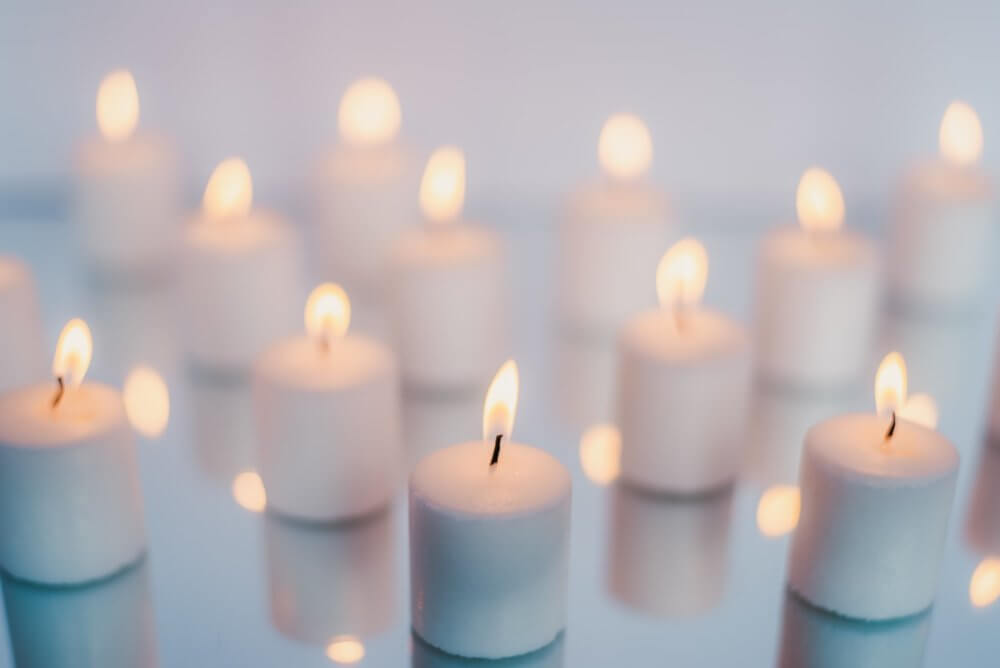 Relocation stress because of long-distance moving can be reduced by scented candles