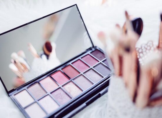 Beauty Guru’s Guide for Beginners: How to Pack Makeup When Moving