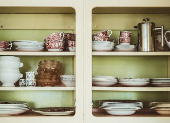How to Pack a China Cabinet for Moving – Ensuring Safe Relocation of Your Valuables