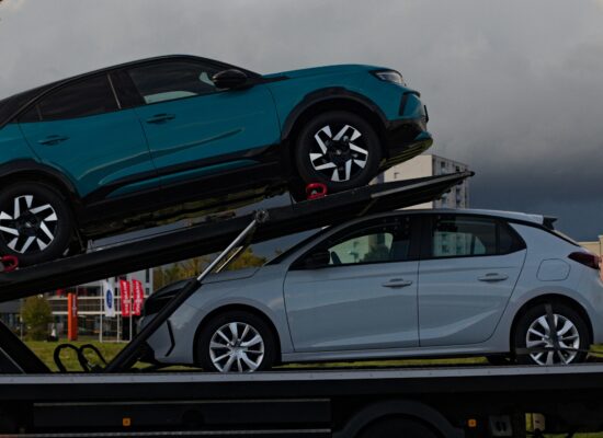 Red Flags to Watch for When Booking Car Shipping Services